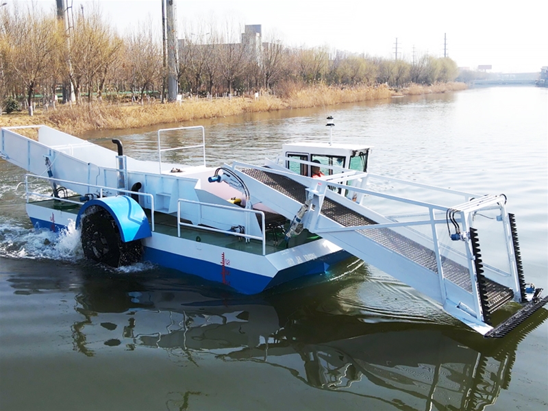 全自動水上除草船