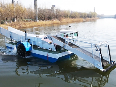 全自動(dòng)水上除草船