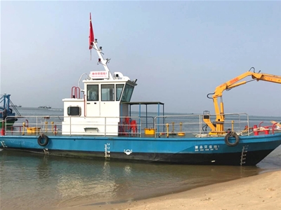 巨龍懸臂吊車多功能工作船